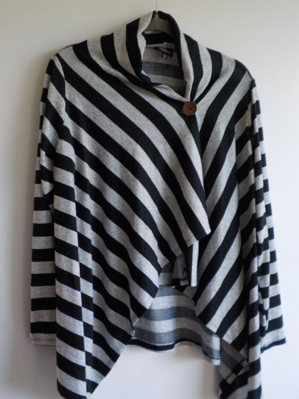 Bobeau Sweater - XL - Grey Black Stripe Angled Long Sleeve One Button (2503)